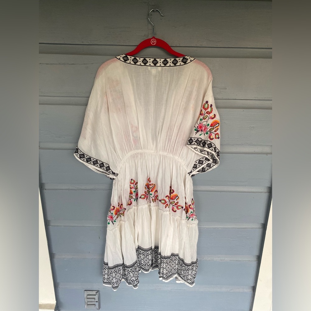Sundance Embroidered Boho V Neck Tunic Dress White Size M Embellished Tassels - Picture 4 of 4
